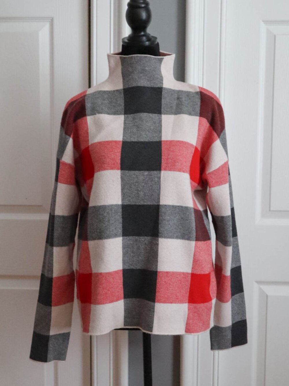 Tahari Buffalo Plaid Check Pullover Sweater Mock Neck Sz M Red Black Cream